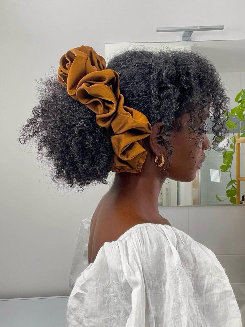 Larger-than-life scrunchie @naturalhair_hope