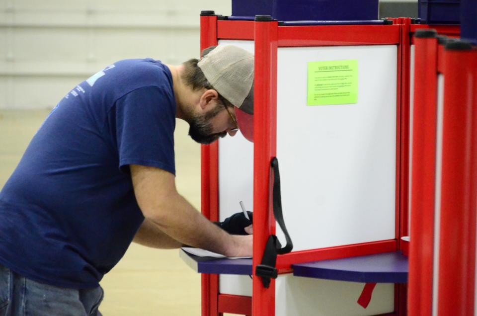 Arkansas voters register at least 30 days before Election Day.