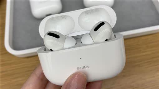 若真的不附贈有線耳機，蘋果期待消費者額外再購買AirPods 系列產品。（圖／資料照)