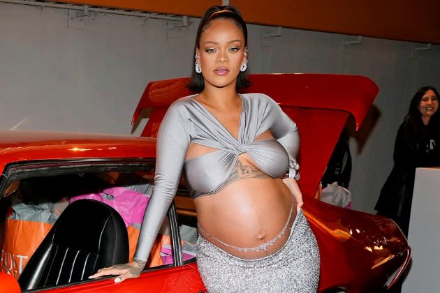 Rihanna's Makeup Artist on Pregnant Star's 'Relaxed' Super Bowl Mood