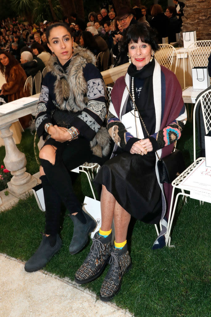 Oona and Geraldine sitting together