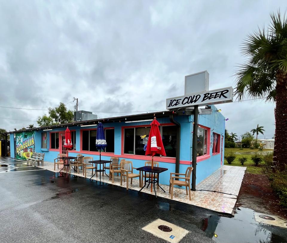 Street Eatz & Ale opened in Bokeelia, just before the four-way stop where Pine Island and Stringfellow roads meet.