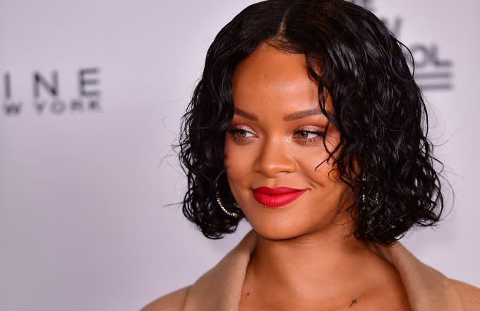 <p>With just one photo, Rihanna reacted to all the noise around the recent “discovery” of her last name. </p>