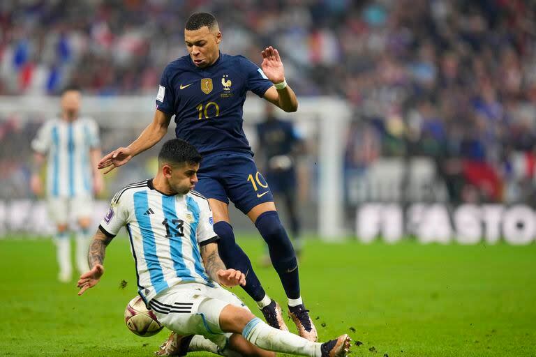 Romero contra Mbappé en la final de Qatar 2022