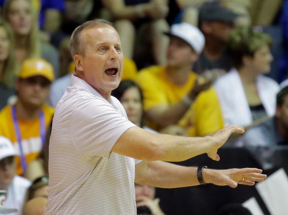 Tennessee head coach Rick Barnes shouts to his team in the first half during an NCAA college basketball game against the Oregon in the Maui Invitational Tuesday, Nov. 22, 2016, in Lahaina, Hawaii. (AP Photo/Rick Bowmer)