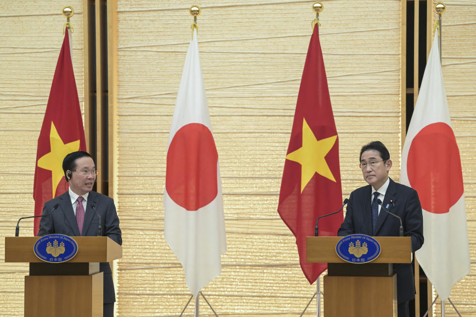 Vietnam's President Vo Van Thuong, left, and Japan's Prime Minister Fumio Kishida, right, address the media during a joint press conference after their meeting at the prime minister's official residence in Tokyo, Japan, Monday, Nov. 27, 2023. (Richard A. Brooks/Pool Photo via AP)