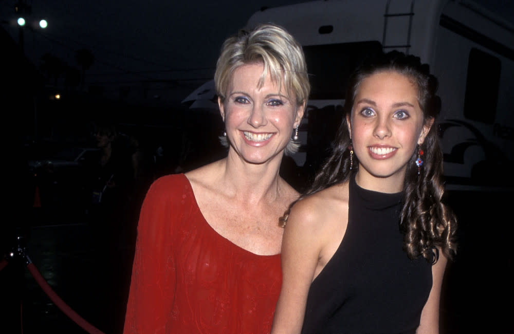 Olivia Newton-John und Chloe Lattanzi credit:Bang Showbiz