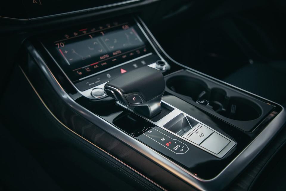 <p>And to anyone who's ever handled a smartphone-which seems now to cover all humans between nine months and 99 years old-the operation and customization of the new infotainment system will be intuitive.</p>