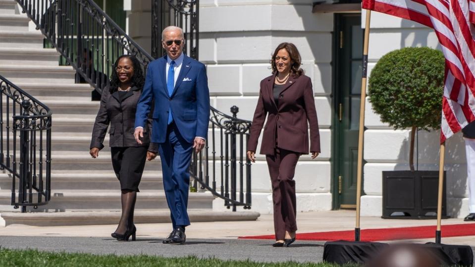 Harris' Or Biden's Economic Plan? It Doesn't Matter. Silicon Valley's 'Freaked Out' By Unrealized Capital Gains Tax Plan