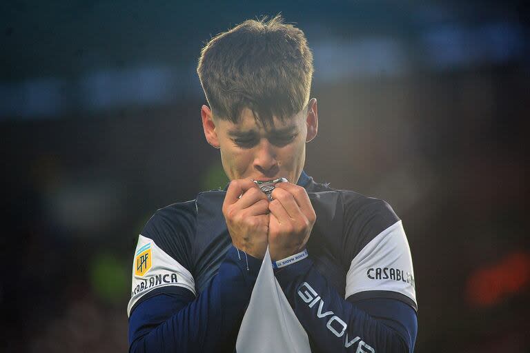 El llanto de Benjamín Domínguez por el gol de Gimnasia de La Plata ante Barracas Central, por la Copa Argentina; el delantero deja el club y viaja a Italia para unirse a Bologna.