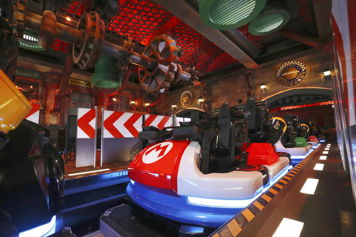 First Look: 'Mario Kart: Bowser's Challenge' ride at Universal Studios  Hollywood