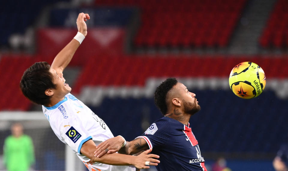 Neymar y Sakai durante un momento del duelo entre PSG y Olympique de Marsella del 13 de septiembre. (Foto: Franck Fife / AFP / Getty Images).