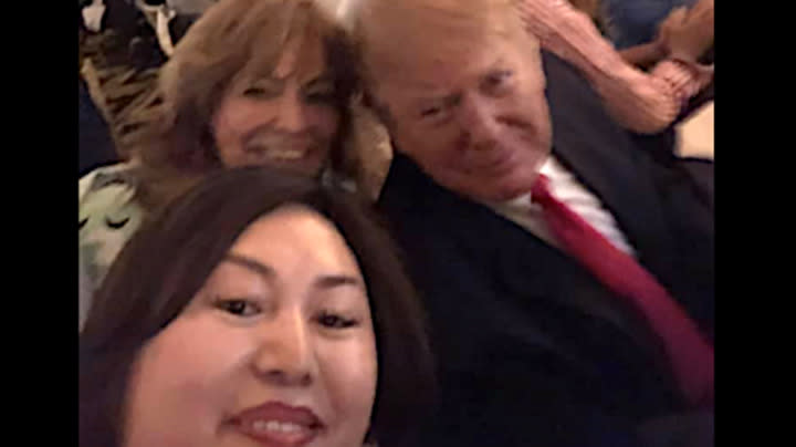 El 'selfie' viral de Li Yang con Donald Trump. (Facebook)