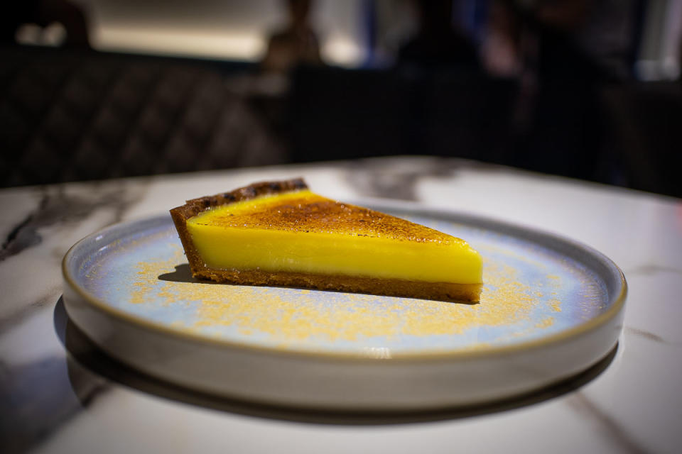 Brûlée Lemon Tart (PHOTO: Zat Astha/Yahoo Lifestyle SEA)