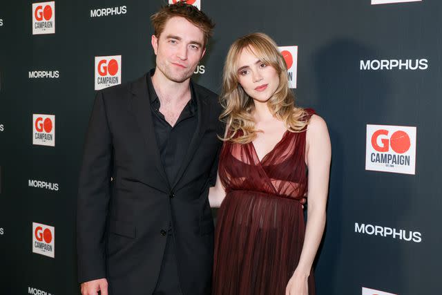 <p> Mark Von Holden/Variety via Getty</p> Robert Pattinson and Suki Waterhouse