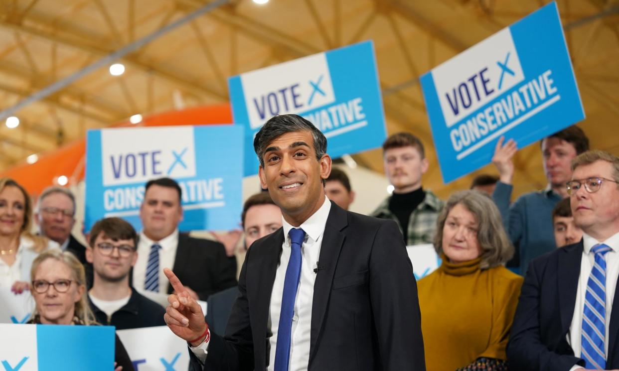 <span>Prime Minister Rishi Sunak congratulates Teesside mayor Ben Houchen on his re-election.</span><span>Photograph: Ian Forsyth/Getty Images</span>