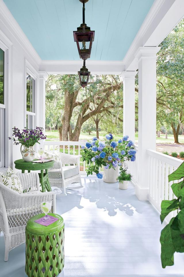 This Is the Perfect Haint Blue for Your Porch, According to Our Home Editor