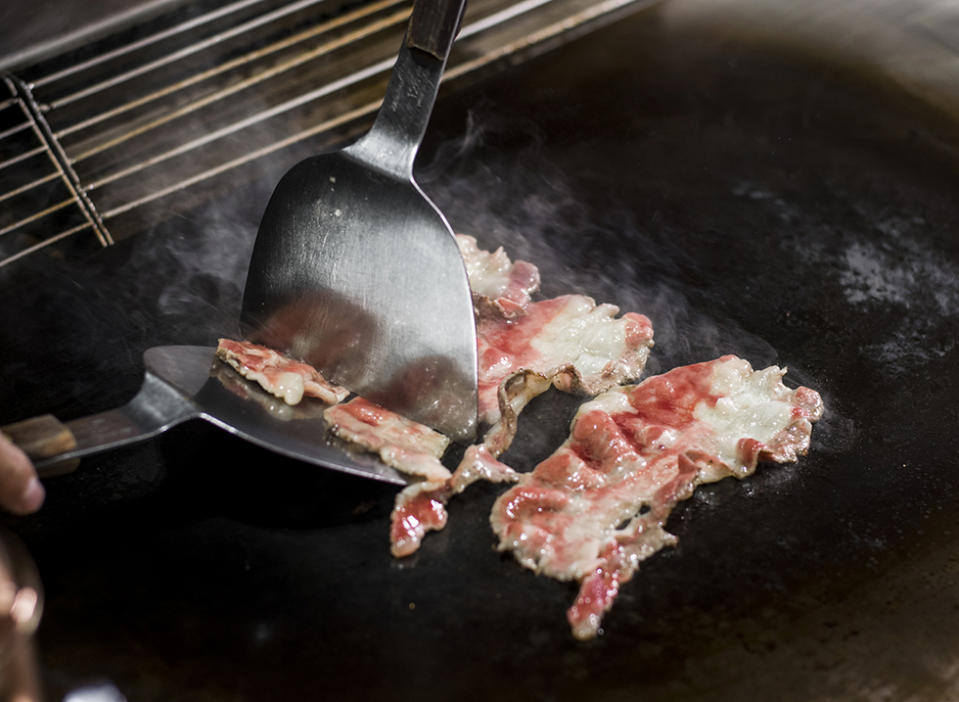元朗美食︱14年歷史鐵板燒餐廳 轉做外賣立食店 最平$58食到鐵板燒牛肉丼飯