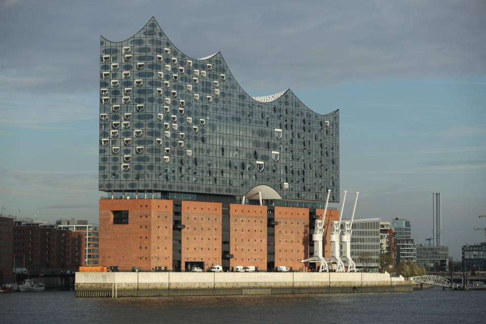 Das eindrucksvolle Gebäude am Hamburger Hafen beherbergt auch insgesamt 45 Eigentumswohnungen im Luxus-Segment. (Bild: Getty Images)