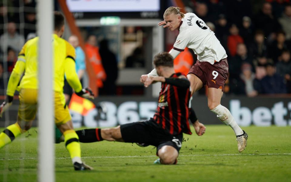 Erling Haaland's shot is blocked by Illia Zabarnyi