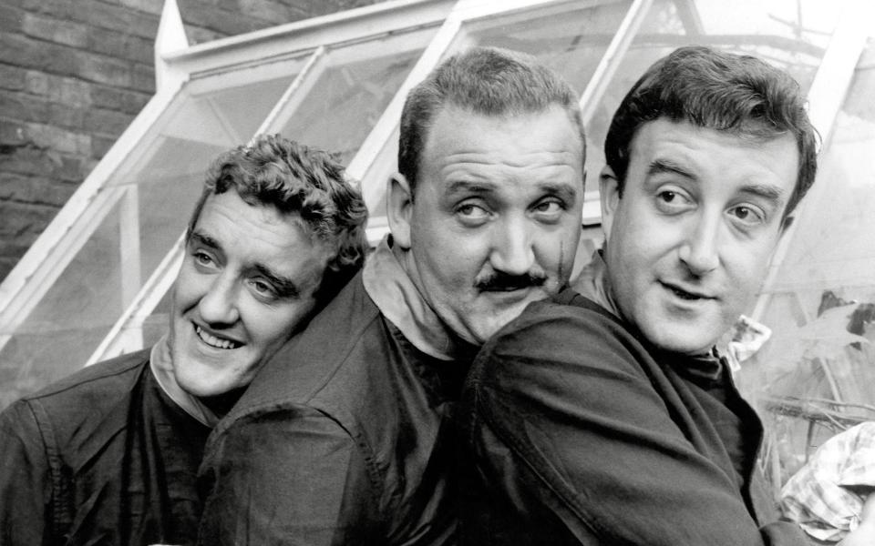 Bernard Cribbins, David Lodge and Peter Sellers in Two Way Stretch (1960) - Alamy