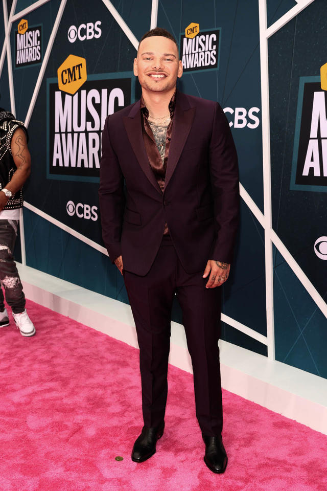 Kane Brown Suits Up In Purple With Sharp Loafers to Host CMT Awards