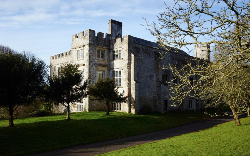 The manor house of Shute Barton, Devon, home to the Pole family for 400 years  - Percy Ryall / Alamy