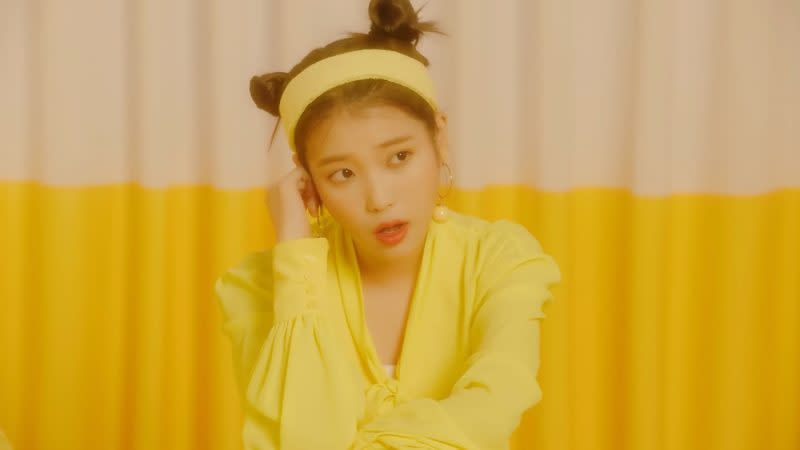 IU-造型-耳疾