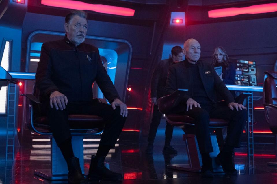 Jonathan Frakes as Will Riker and Patrick Steward as Picard in "No Win Scenario" Episode 304, Star Trek: Picard on Paramount+.  Photo Credit: Trae Patton/Paramount+. ©2021 Viacom, International Inc.  All Rights Reserved.