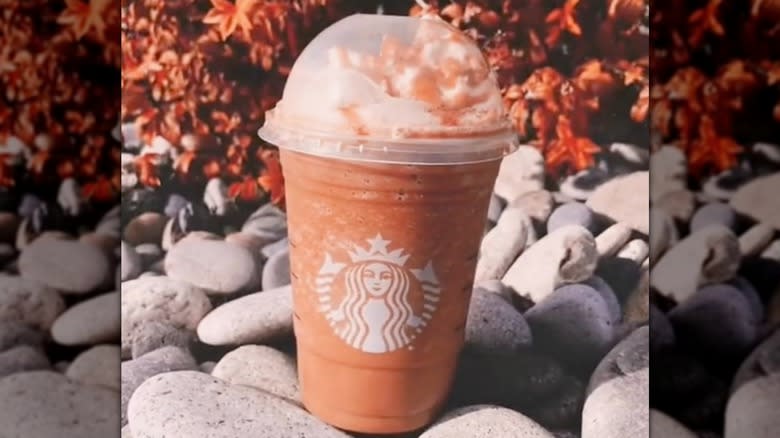 Frappuccino with leaves and pebbles