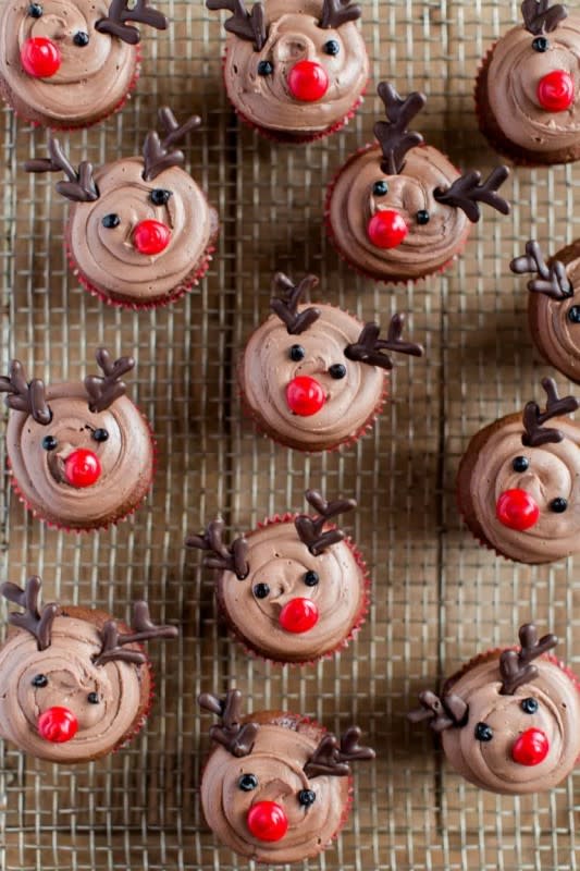 <p>Jenny Cookies</p><p>Santa won't be able to get enough!</p><p><strong>Get the recipe: <a href="https://jennycookies.com/2018/12/easy-reindeer-cupcakes/" rel="nofollow noopener" target="_blank" data-ylk="slk:Easy Reindeer Cupcakes;elm:context_link;itc:0;sec:content-canvas" class="link rapid-noclick-resp">Easy Reindeer Cupcakes</a></strong></p>