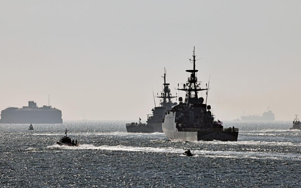 El HMS Tamar y su barco gemelo, el HMS Spey, se dirigen juntos hacia el Indo-Pacífico - LPhot Lee Blease/Royal Navy