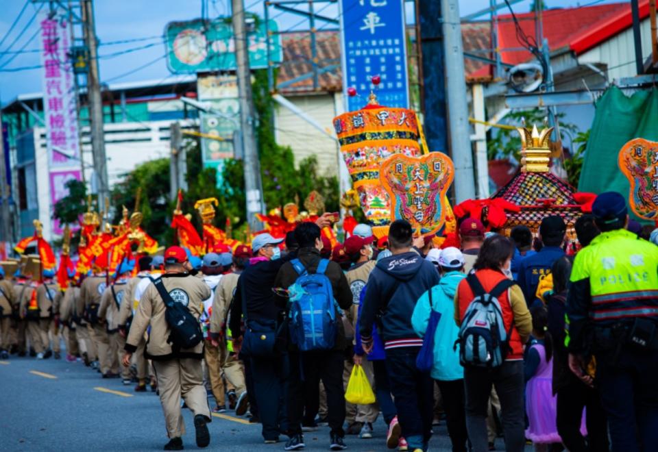 大甲媽祖鑾轎才剛離開，後方就爆發衝突。（圖／翻攝自大甲鎮瀾宮臉書）