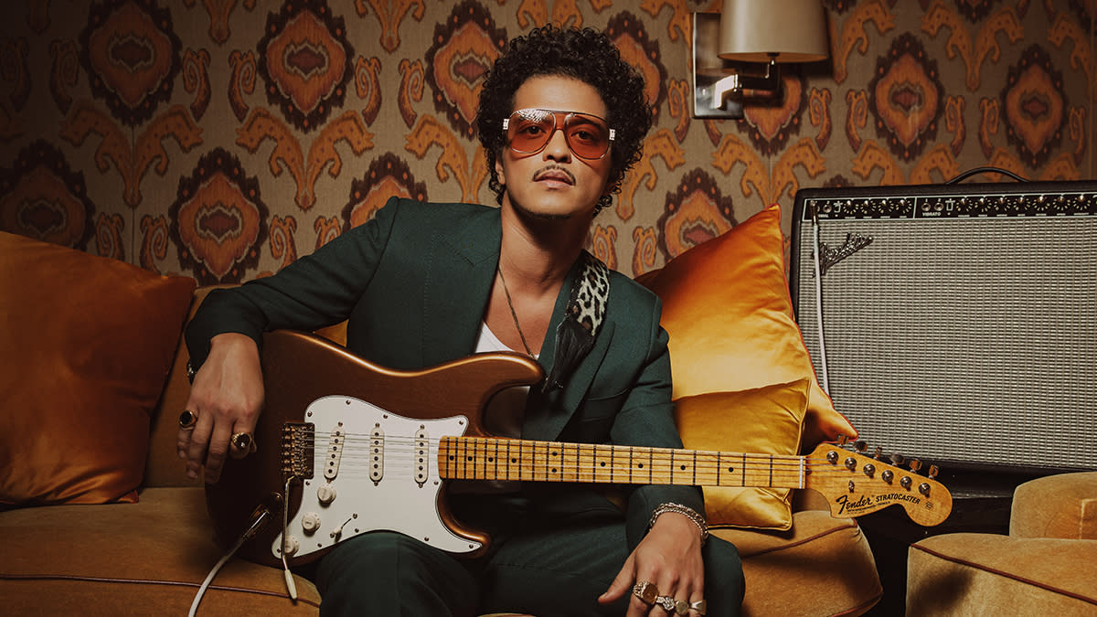  Bruno Mars with his Fender Bruno Mars Stratocaster. 