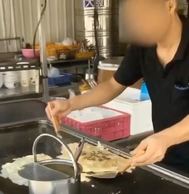 人氣網紅店的主廚被查獲是非法移工。（圖／東森新聞）