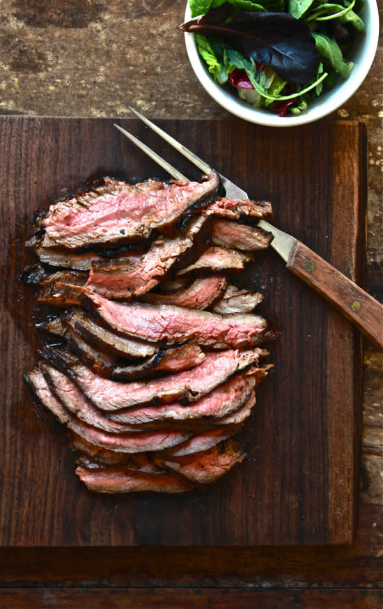 <strong>Get the <a href="http://www.theclevercarrot.com/2013/08/hawaiian-marinated-flank-steak/" target="_blank">Hawaiian Marinated Flank Steak</a> recipe from The Clever Carrot</strong>