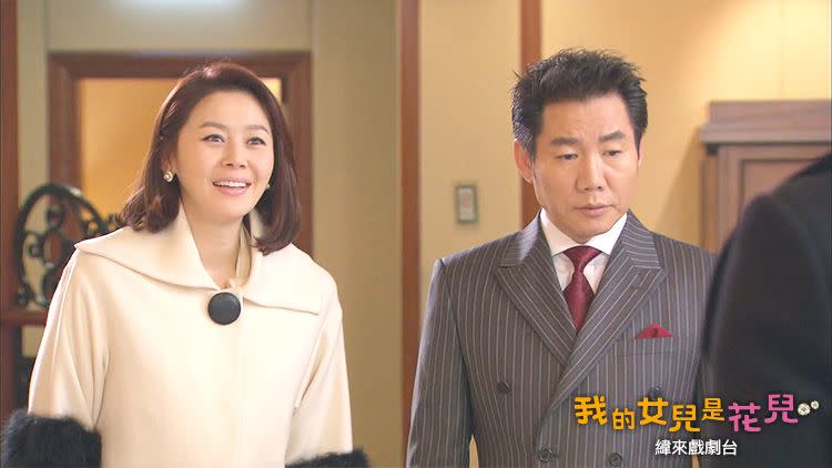 ▲鄭珠恩（左）創立女包品牌當上CEO。（圖／緯來戲劇台）