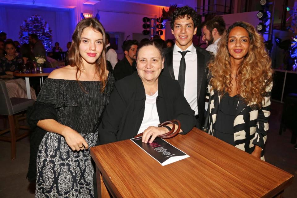 Family fiesta: Isaac Hernández with, from left, sister Laura, mother Laura Elena and sister Emilia. (Photo Dave Benett/Getty Images)