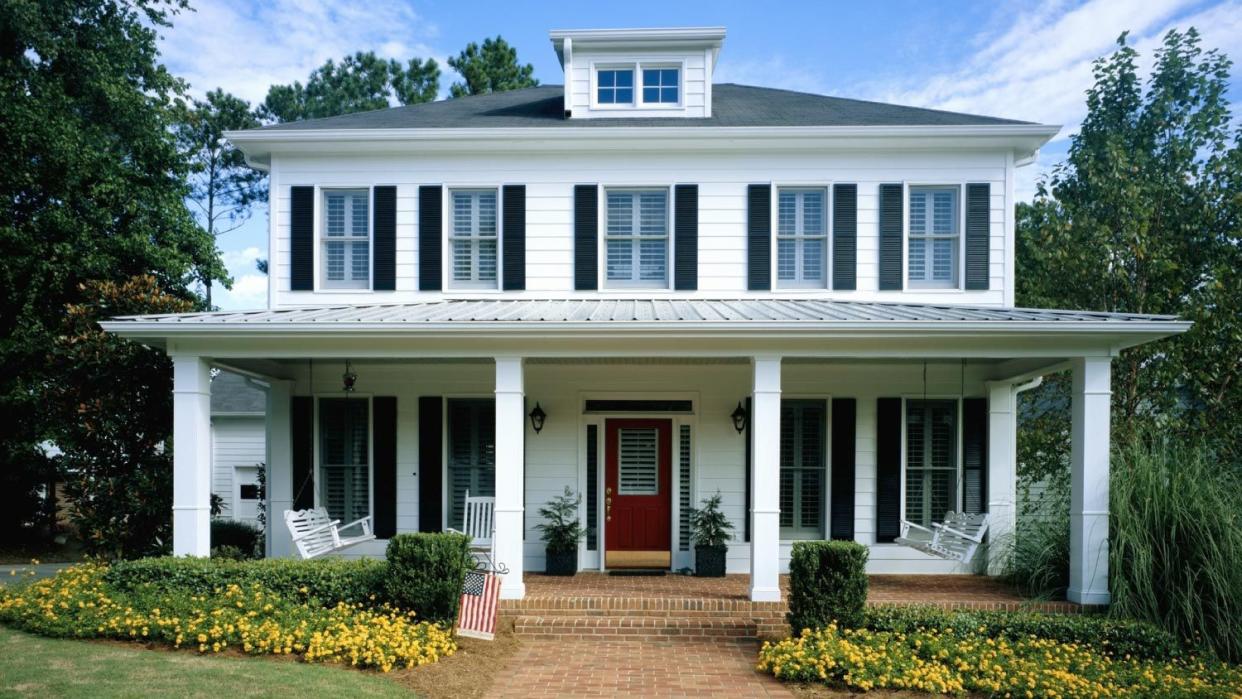 A white wooden house