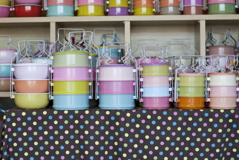 Hat Tupper ausgedient? Brotdosen und Lunchboxen gibt es nicht nur aus Plastik (Bild: Getty Images)