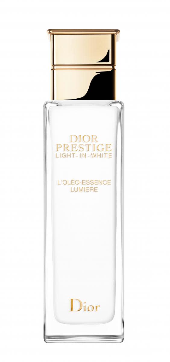 精萃再生光燦淨白精華水，Dior，NT$4,000。