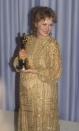 <p>Eine schwangere Meryl Streep trug ein wunderschönes, paillettenbesetztes Abendkleid zu den 55ten jährlichen Academy Awards. <i>(Foto von Barry King/WireImage)</i></p>