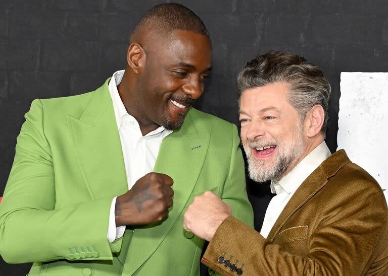 Idris Elba a la izquierda, junto a Andy Serkis 