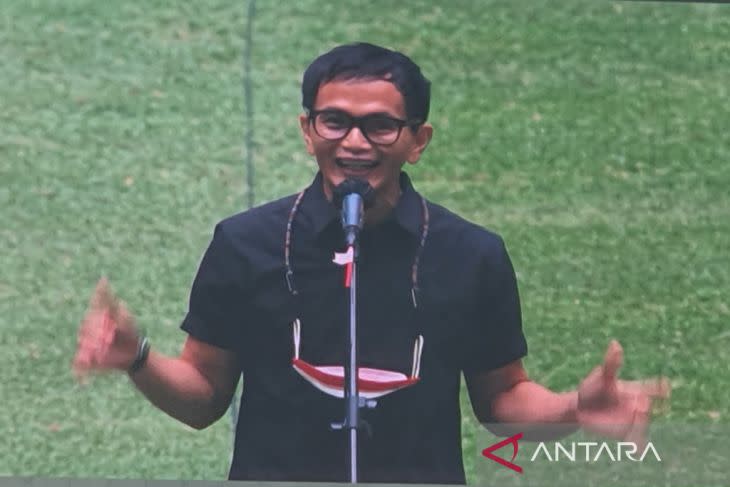 Yosi Mokalu, Ketua Gerakan Nasional Cybercreative Digital Literacy "Indonesia semakin digital" 2022 di Stadion Internasional Jakarta, Jakarta Utara, Sabtu (27/822).  (ANTARA/Livia Kristianti)