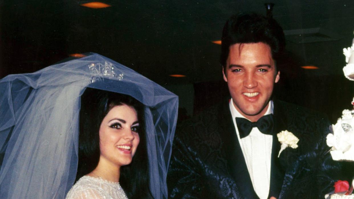 united states may 01 wedding photos of elvis presley to priscilla on may 01,1967 photo by michael ochs archivesgetty images