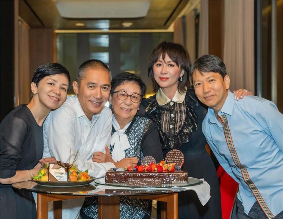 梁朝偉62歲了！生日宴星度超高「劉嘉玲親餵」甜蜜畫面曝光