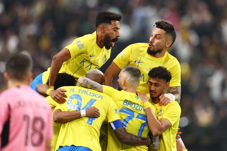 Los jugadores de Al Nassr festejando uno de los tres tantos