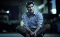 Finanzberater Marty Byrde (Jason Bateman) arbeitet als Geldwäscher für ein Drogenkartell und steckt in der Netflixserie "Ozark" tief im Schlamassel. Ein Schlamassel, den kein Mann alleine schultern kann und der eine Blutspur nach sich zieht, die Martys heile Welt in ein ewiges Dunkel führt. (Bild: Netflix / Jackson Davis)