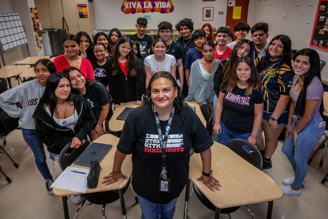 Carla Rodas-Piña es una maestra de Latinos en Acción a John I. Leonard High School en Greenacres. Ella recordaba que los estudiantes le dicen que ella era la primera maestra que tenían “de su país”.