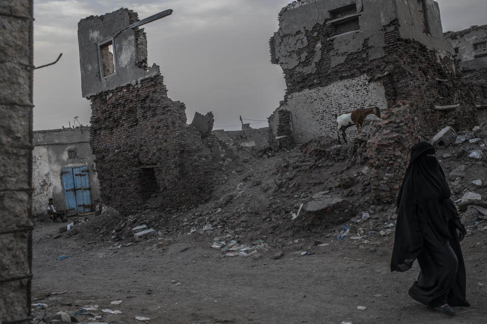 Buildings lay in ruins on September 22, 2018 in Mocha, Yemen. The city was retaken from Houthi rebels in early 2017, part of Yemen's Saudi-led coalition-backed military campaign that has moved west along Yemen's coast. / Credit: Andrew Renneisen / Getty Images